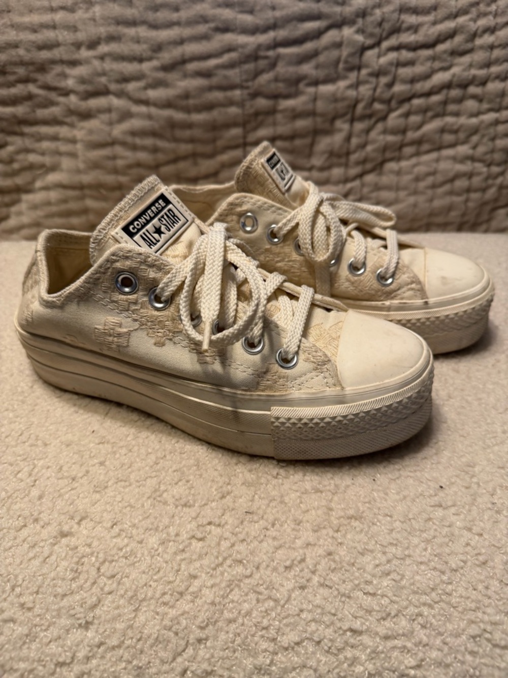 Converse Women's Chuck Taylor All Star Lift Ox Embroidery- size 5